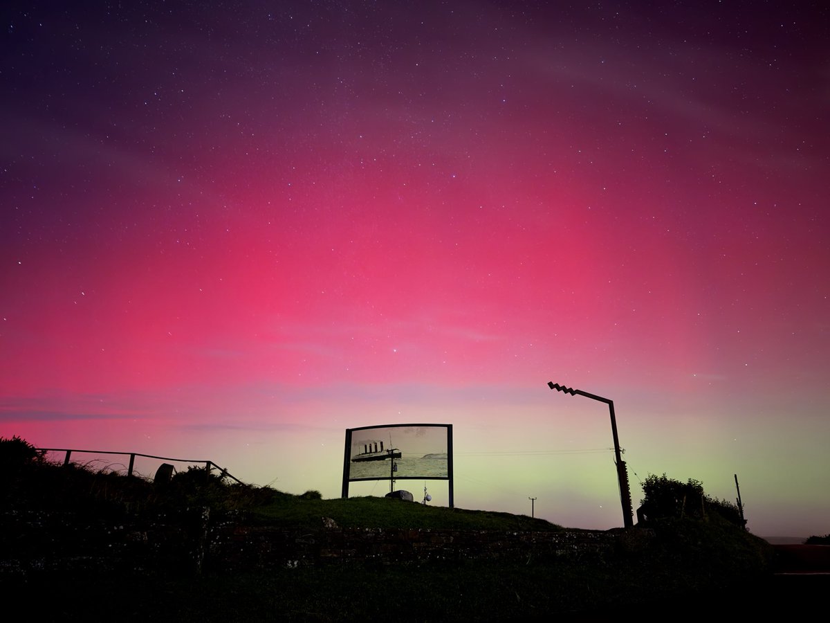 NiallHurley13's tweet photo. Aurora Borealis between 01:00 &amp; 03:45am 12/11/25 from The Old Head, Cork. #Aurora #Auroraborealis https://t.co/cHsAM1AORF
