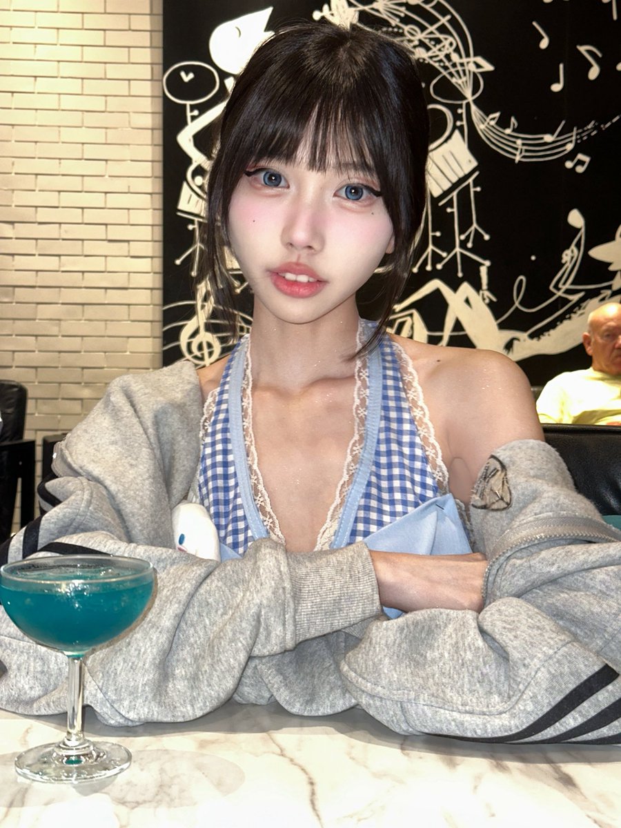 fahsai_isekai's tweet image. 🫧‧₊˚ 🍸 ‧₊𓏲 

#fahsaiisekai #isekai #異世界 #ic45 #truckkun #ทรักคุง