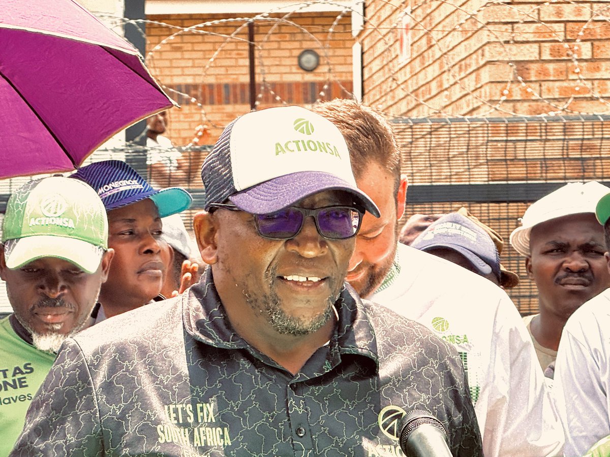 Funzi Ngobeni tweet media