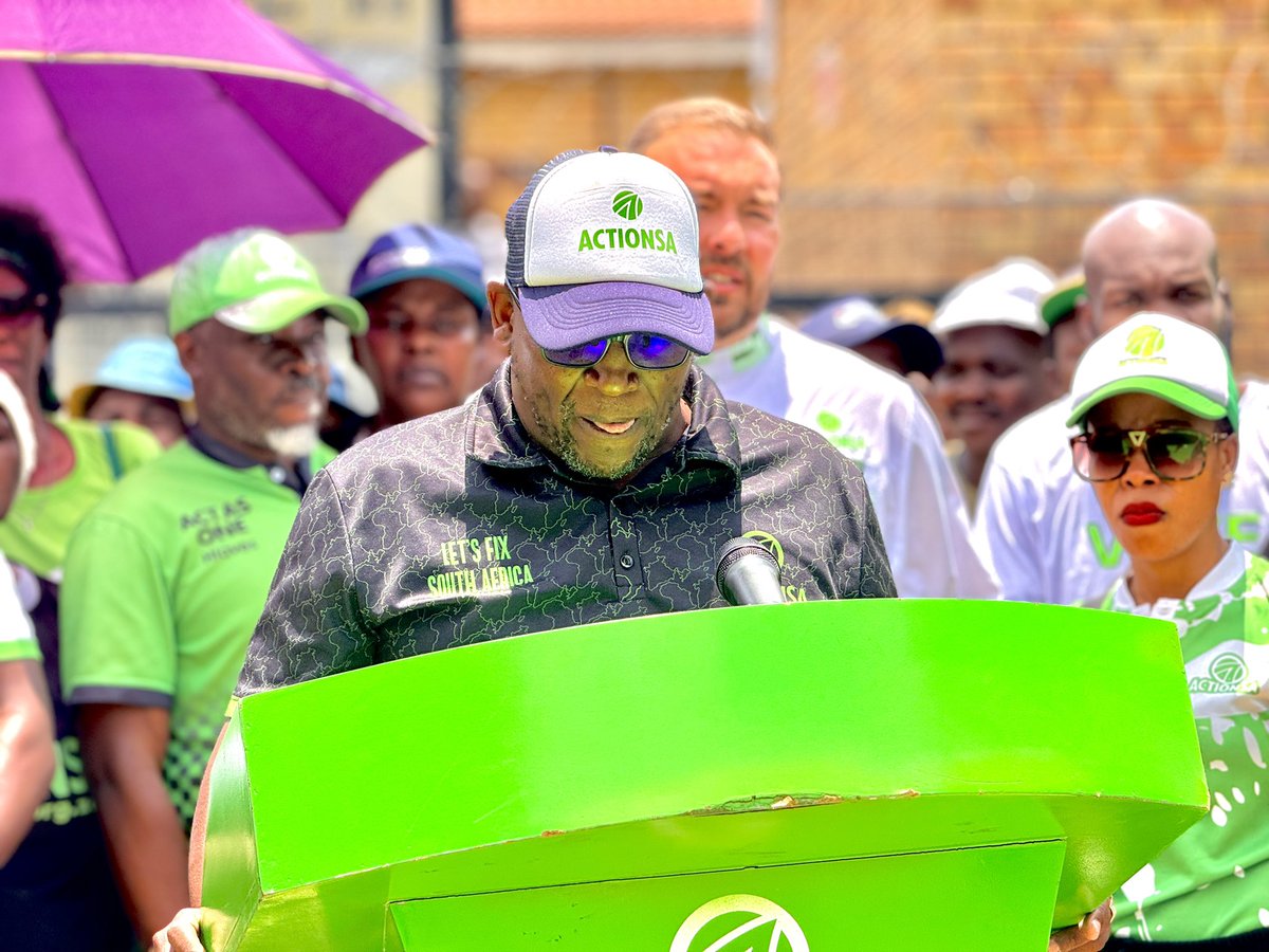 Funzi Ngobeni tweet media