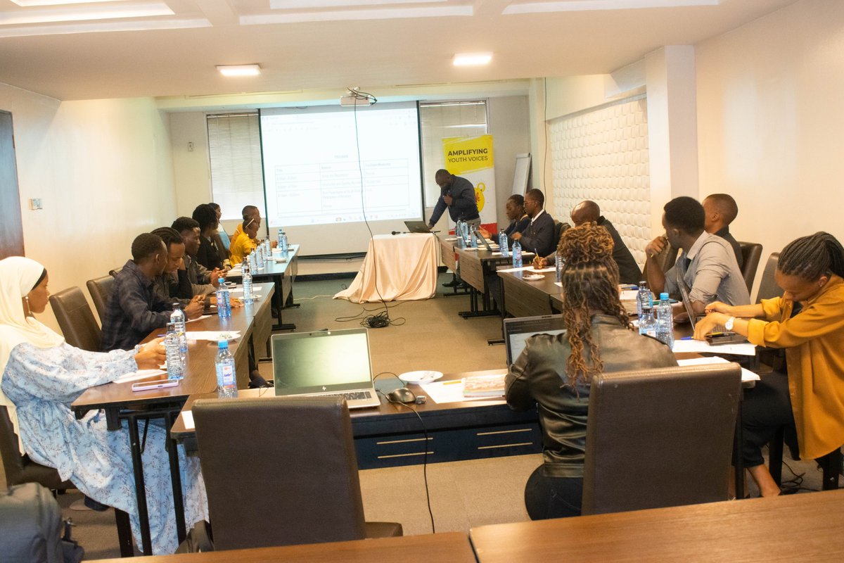 elogkenya's tweet image. ELOG is excited to join an Insightful dialogue on &quot;strengthening youth political participation.&quot; 
The meeting, convened by @youthagenda254  in partnership with @VUngdom , brought together young people discussing how to shape our democracy and encourage greater youth participation