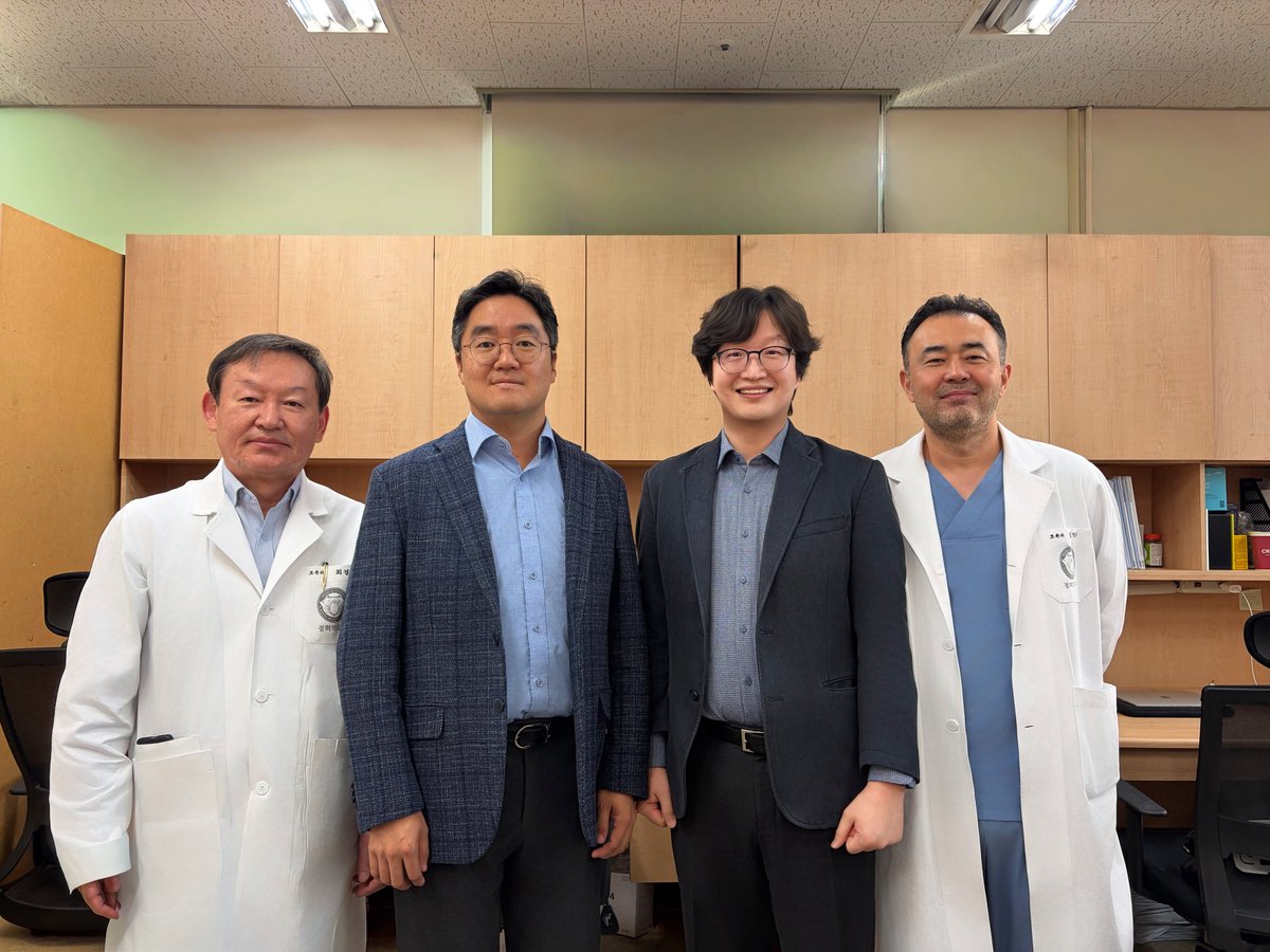 오늘은 경희대학교 치과병원에 전공의 실태조사를 다녀왔습니다. 현장에서 전공의 선생님들의 교육 환경과 진료 여건을 직접 확인하고, 전공의 3년차들의 수련 기록에 의견을 함께 나누었습니다. 각 병원에서 더 나은 전공의 교육을 위한 노력들이 모여 우리 치과계의 미래를 단단히 세운다는 사실을