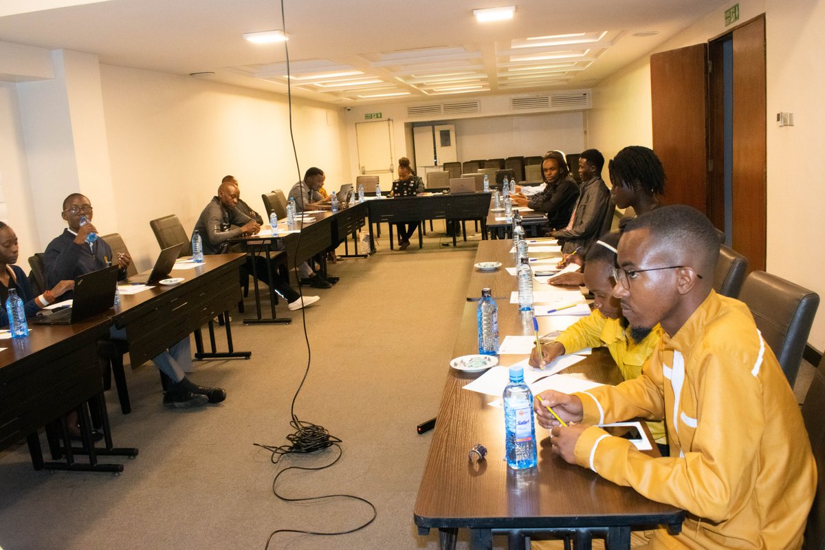 elogkenya's tweet image. ELOG is excited to join an Insightful dialogue on &quot;strengthening youth political participation.&quot; 
The meeting, convened by @youthagenda254  in partnership with @VUngdom , brought together young people discussing how to shape our democracy and encourage greater youth participation