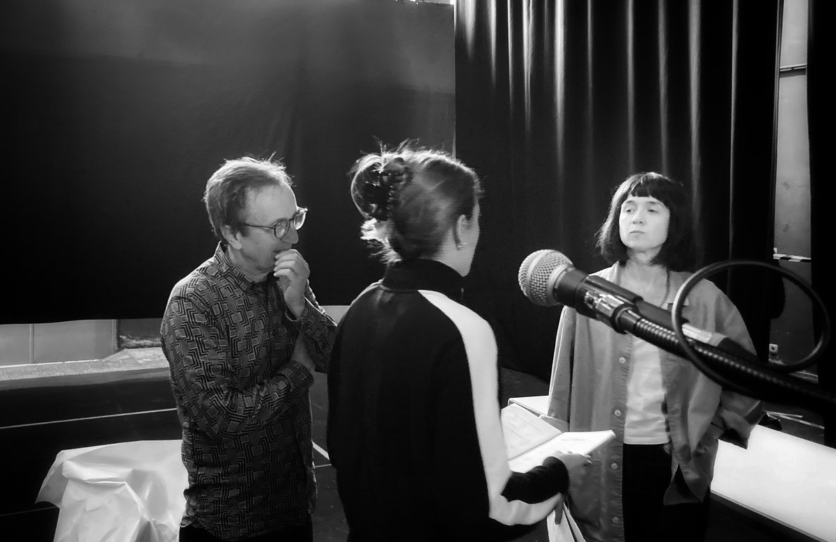 #KANDIDA ikuskizun berriaren lehen ensaio eta grabazioak. Pozarren gabiltza sortze prozesuan erabat murgilduta.
#ESTREINALDIA: Otsailak 3 eta 4 <a href="/Teatro_Arriaga/">Teatro Arriaga Antzokia</a>  
Sarrerak estreinaldirako: teatroarriaga.eus/programacion/k…
#antzerkia #euskaraz <a href="/BilbaoKultura/">Bilbao Kultura</a> <a href="/Darabilbo/">Darabilbo</a>