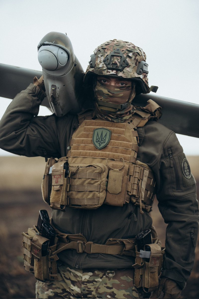 Що ж, сьогодні в 28й раз знімаю капелюха. Третє день народження в армії, все ще ні про що не шкодую, хоч проблем і довбойобства стільки - що на все життя наперед вистачить. 
Вітання приймаю на власний збір - необхідно 30к щоб поремонтувати екіпажний бус. Додаткова інформація 👇