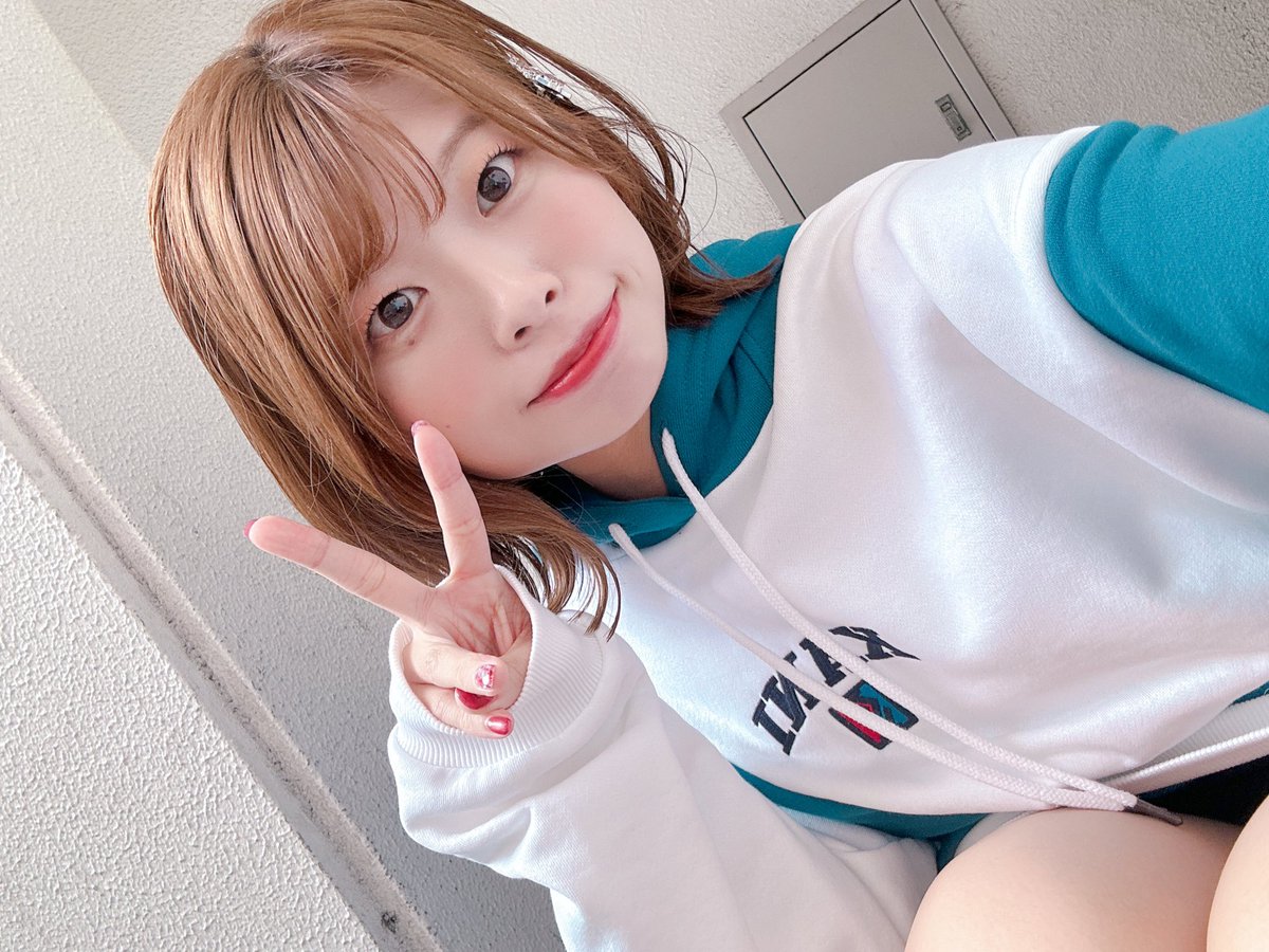 aya_peko's tweet photo. ご無沙汰しております

土曜日久しぶりに遊びに行きます
18:00〜23:00です！
みんな遊びに来てくださいっ🥹🥹 https://t.co/IKkCBG8RLd
