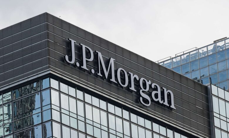 unlockbc's tweet image. 🌐 @jpmorgan  goes live with #JPMCoin! 

Institutional clients can now enjoy 24/7 #blockchainpayments via @coinbase&apos;s  #Base network, with cross-chain expansion on the horizon. 💱⚡

Read more: unlock-bc.com/151814/jpmorga…

#JPM #JPMorgan #cryptonews #institutionalclients…