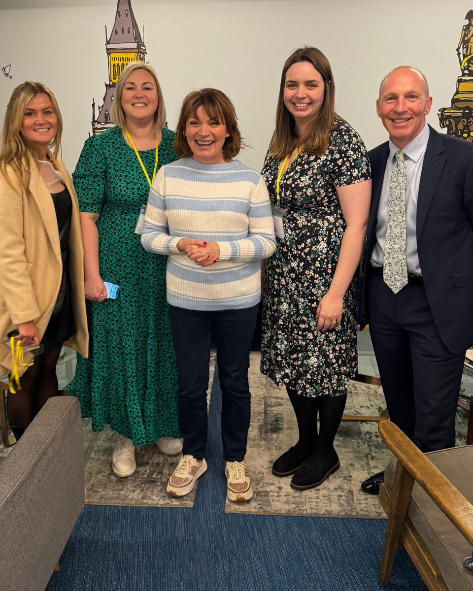 Little Red Rooster tweet media