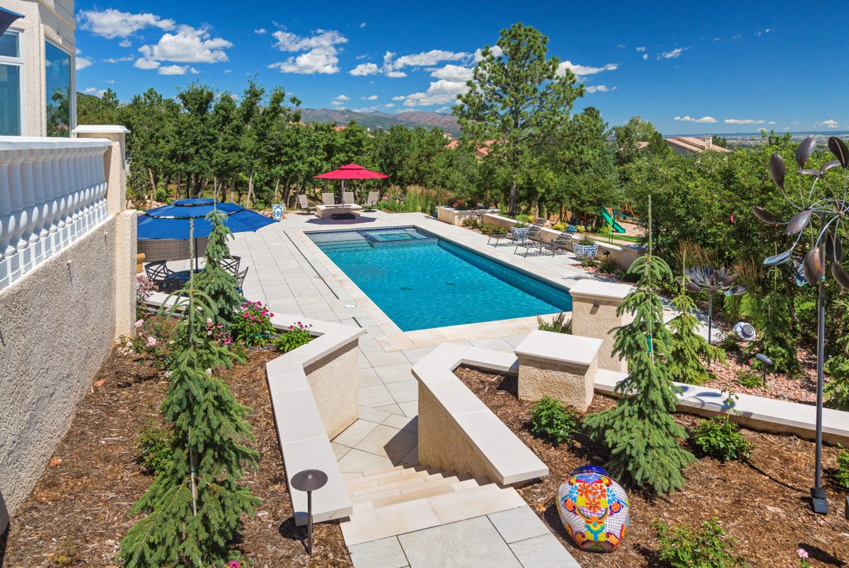 Stylish and decorative, Haddonstone’s coping stones are the perfect finishing touch for your wall project. 

With a variety of styles, sizes, and bespoke options to choose from, our copings combine enduring strength with refined design,
bit.ly/3XbQxZo