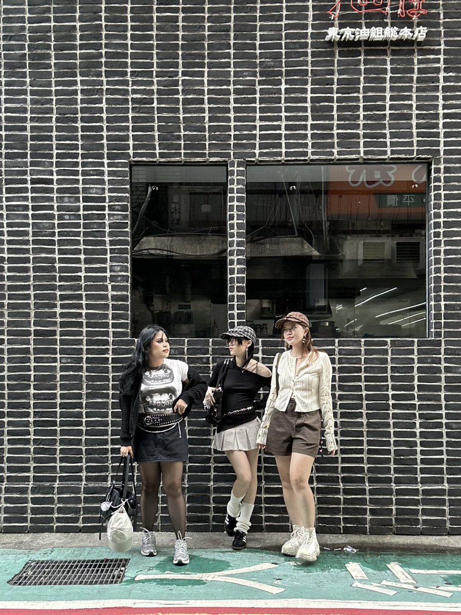 six cents none the richer or whatever the fuck they're called #Taipheyyyyy