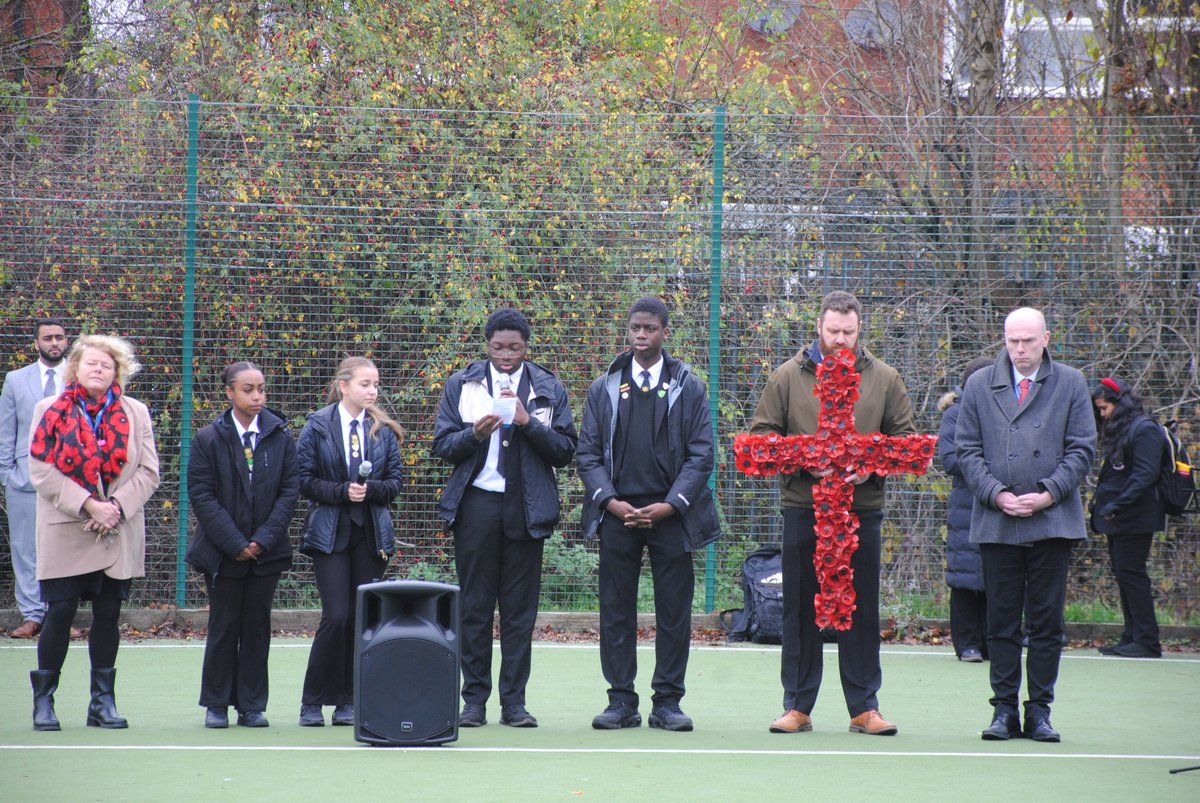 HolyTrinityCol's tweet image. Yesterday our school community gathered to honour those who served and sacrificed. We laid our poppy cross in the memorial garden as a symbol of remembrance and gratitude.
🕊️ “Greater love has no one than this: to lay down one’s life for one’s friends.”-John 15:13 #RemembranceDay
