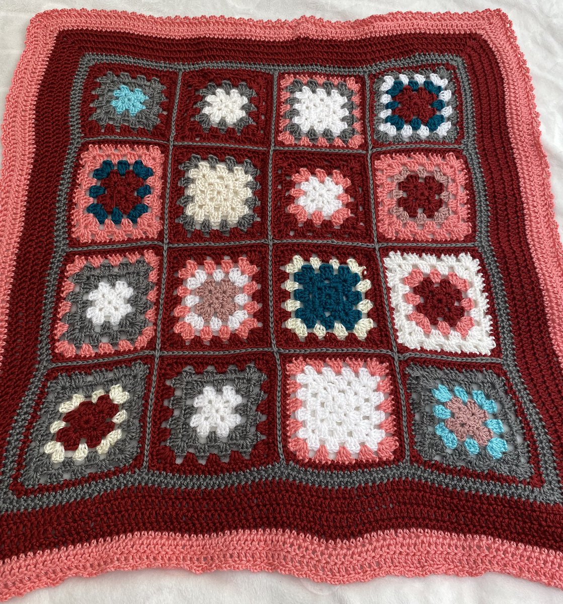 RonnieLewis4's tweet photo. #crochet #afghan #blanket #grannysquares #baby #crochetthrow https://t.co/djimnS45rE https://t.co/Fgd9ucUsS6