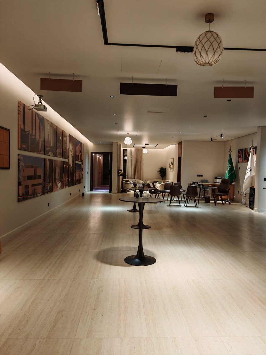 تشرفنا بزيارة الصديق العزيز شكري بن مخاشن  <a href="/shukry1m/">شكري بن مخاشن</a>
شكرًا على حسن الاستقبال وكرم الضيافة 🌿  
وأبارك لهم على مشروع #تجمعات_النرجس  
جوهرة معمارية في قلب حي #النرجس
بمدينة #الرياض تمزج بين الأصالة النجدية والتصميم العصري  
وتضيف للسوق العقاري حضور مختلف ومميز
لمن يرغب بالتعرف