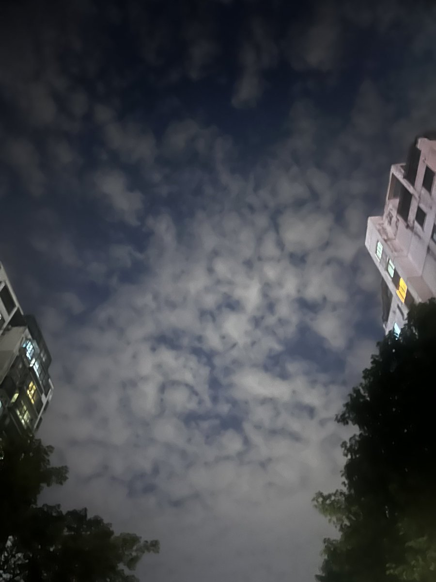 夜晚的天空很少有人在意吧？