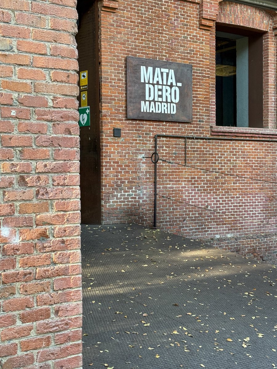 El presidente de la Fundación Cante de las Minas, Joaquín Zapata, ha visitado hoy el Centro de Danza Matadero de Madrid, donde se ha reunido con El Arbi El Harti y María Pagés para explorar futuras vías de colaboración entre ambas entidades 

#CantedelasMinas #Flamenco #Cultura