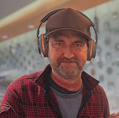 BerlinMarianne's tweet image. 🥂🎂🌹Happy birthday, dear Gerry 🥂🎂🌹
Wishing you the best play list every day to come...😘
@GerardButler