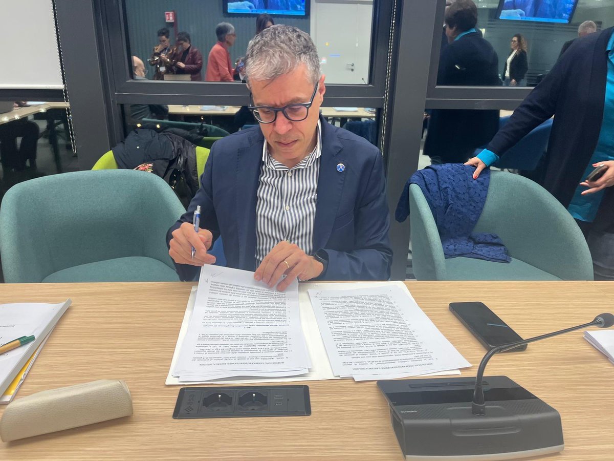 CCNL, la Gilda sottoscrive il contratto 2022-2024. "Risorse esigue ma firma atto di responsabilità".
Leggi il comunicato ➡️➡️ shorturl.at/hOKmm