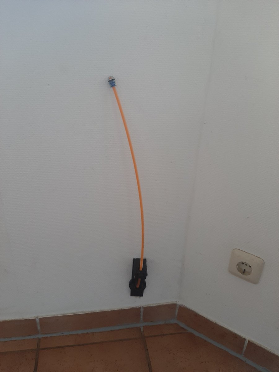 So sieht noch die Arbeit von der #Telekom in #Wolfenbüttel bei der Glasfaserkabel aus. Es sind schon mehrere Monate 🤮