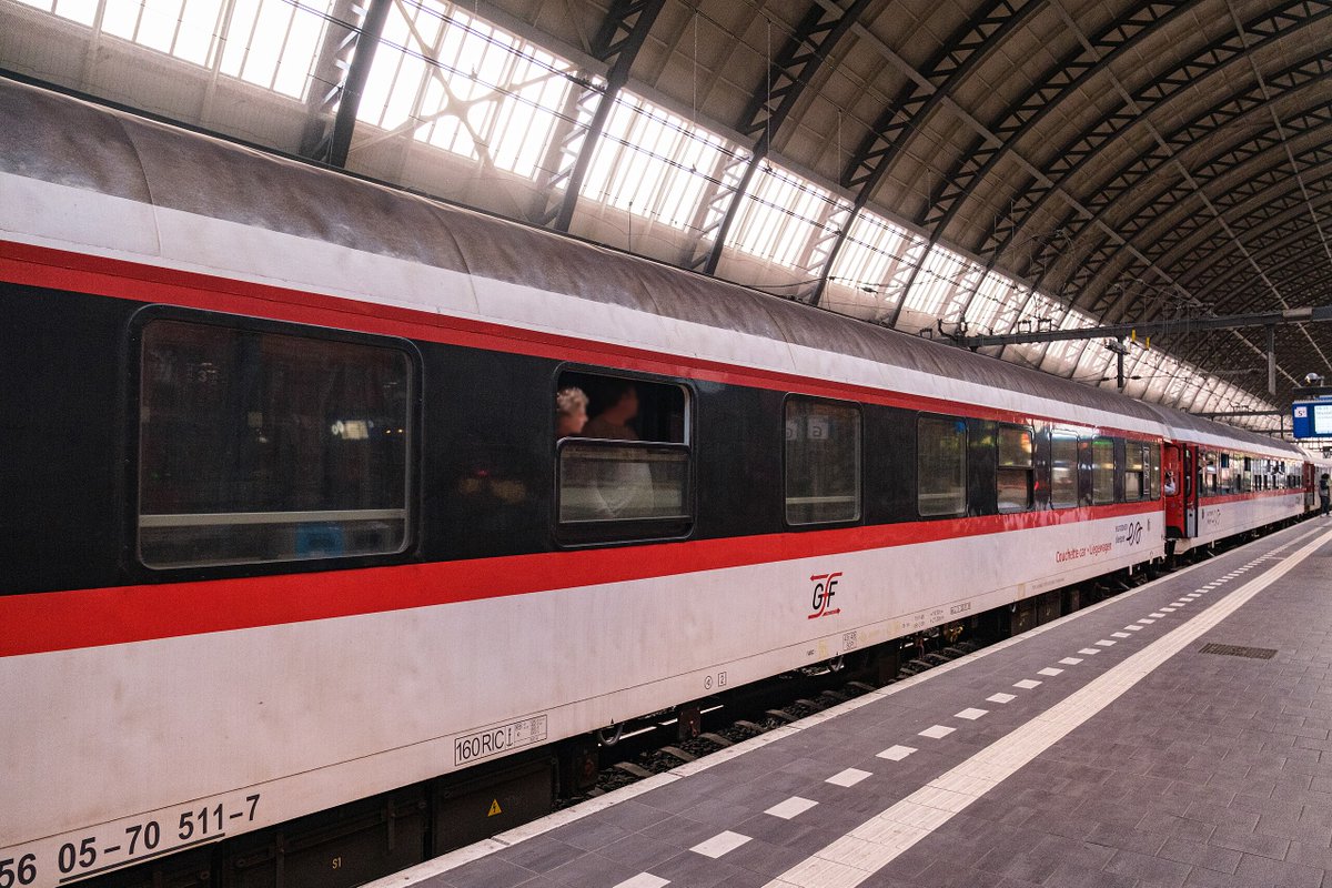 [#actu 🚃] La coopérative ferroviaire privée belgo-néerlandaise European Sleeper a annoncé l'ouverture de lignes de train de nuit reliant Paris à Berlin en mars 2026, suite à l'annonce de la fermeture des liaisons en Nightjet plus tôt dans l'année : lemonde.fr/economie/artic…