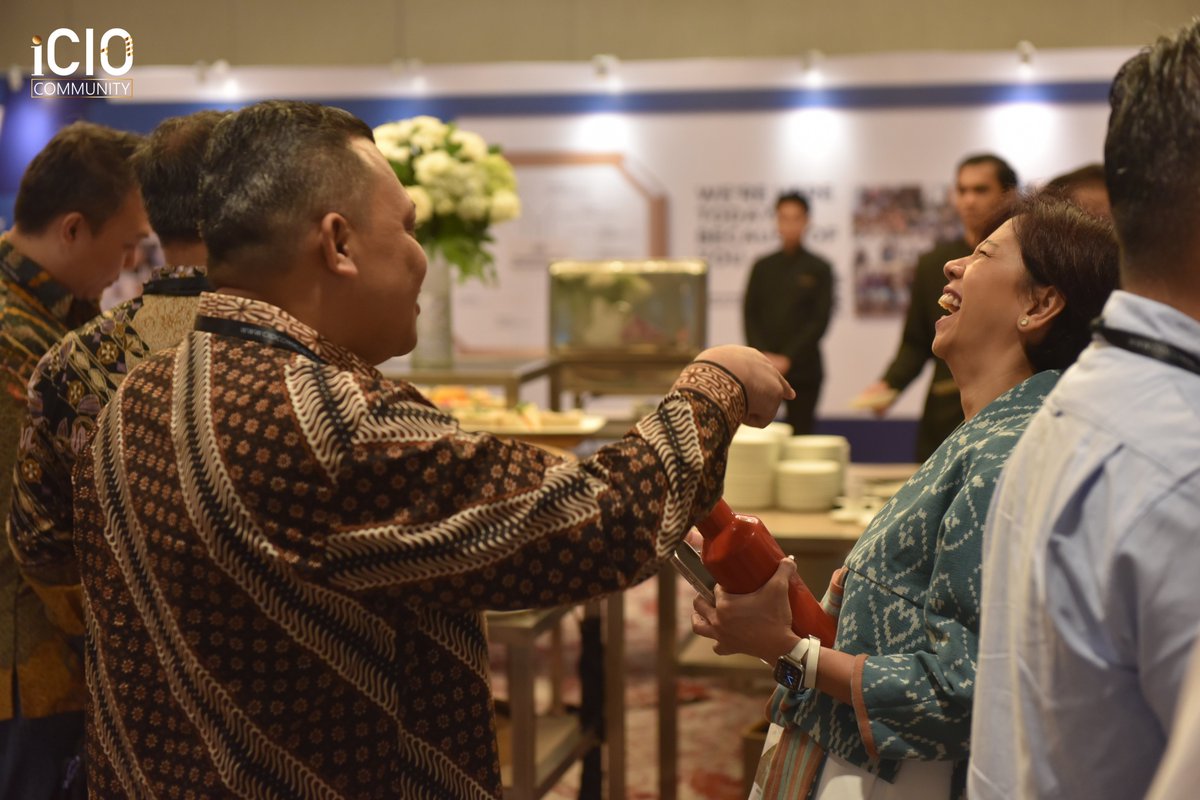 OceanBaseDB's tweet image. Honored to join the #iCIO Conference &amp;amp; Awards in Jakarta! 🇮🇩 
Our team shared how #OceanBase helps CIOs cut data infra costs without sacrificing resilience &amp;amp; gain better operational insights. 📊 
Great event, thanks @iCIOCommunity &amp;amp; @bisnisindgroup!