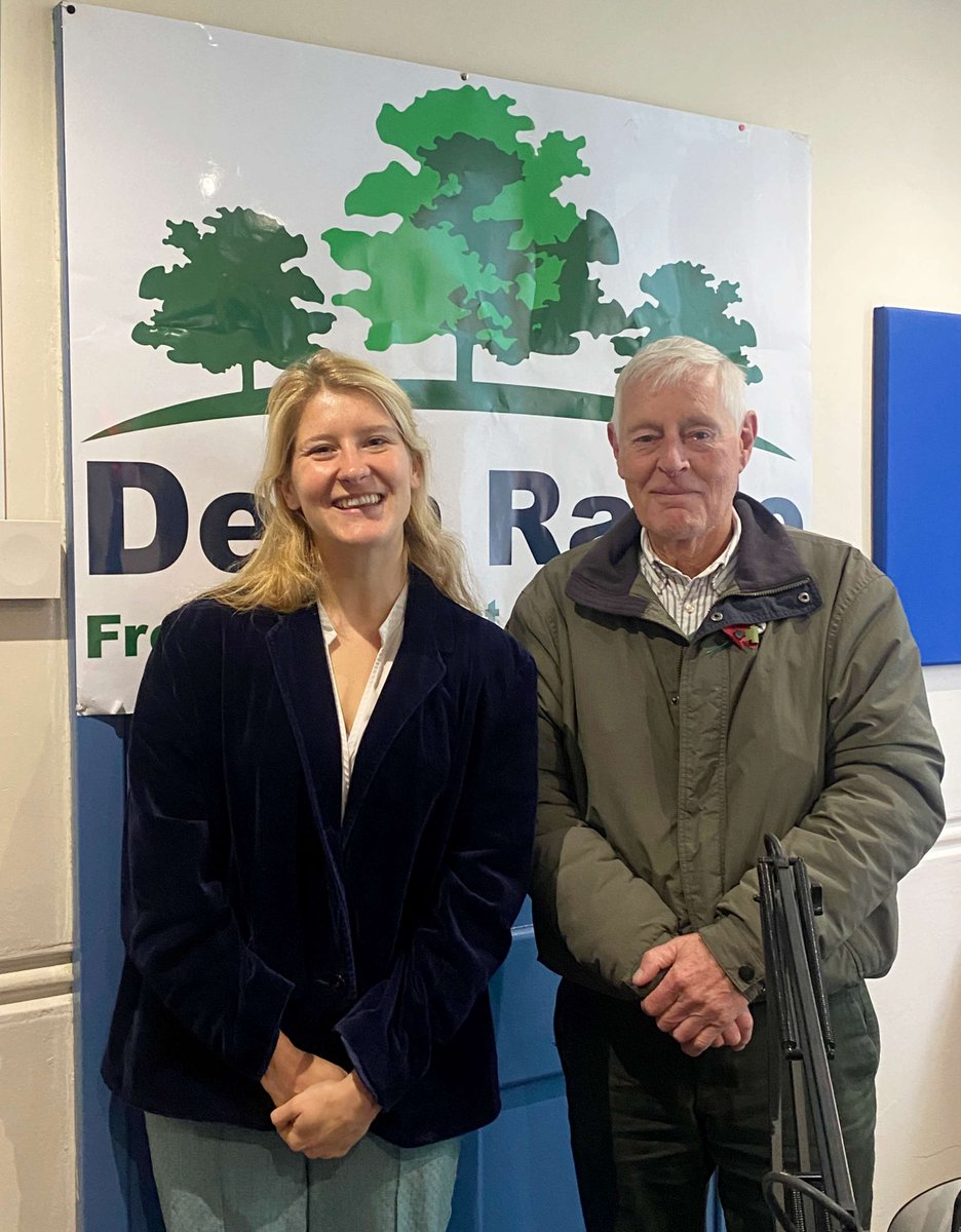 📻 Tune into Dean Radio at midday today to hear our Climate Change Community Advisor Katie and River Water Quality Champion Cllr Andrew McDermid discussing all things water 🌊. They are taking part in a programme for #OurEarthWeek 
How to listen: deanradio.co.uk