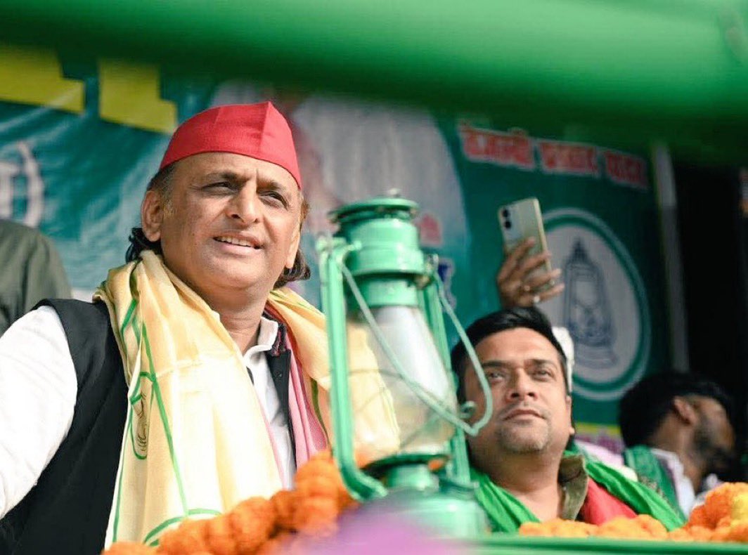 अखिलेश जी का कर्ज कभी उतारा नहीं जा सकता है।