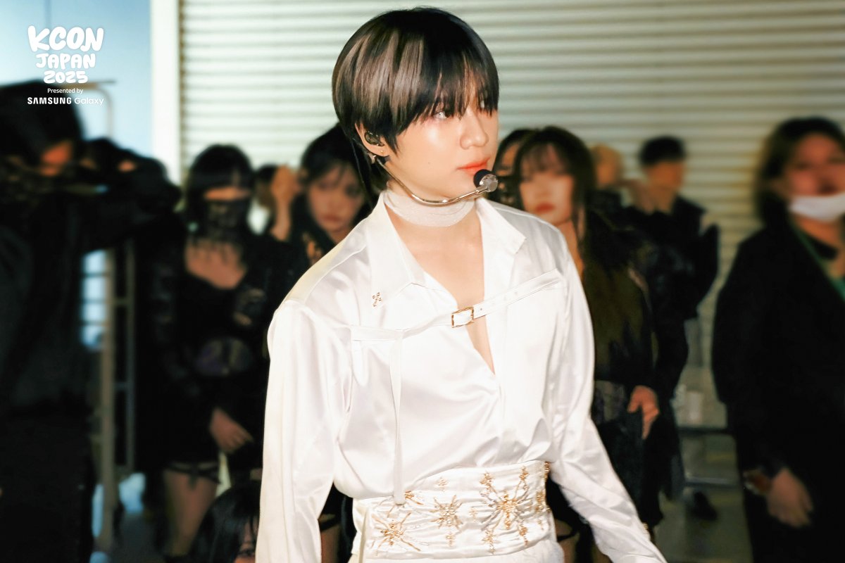 [#KCONJAPAN2025] BACKSTAGE PHOTO DUMP 📸✨

エネルギーが止まらないバックステージへようこそ！
推しのK-POPスターと間近で触れ合い、普段は見られない特別な瞬間を体験してみてください👀⚡️ 

*すべてのコンテンツはアーティストおよび現場の状況により運営されます。

-
KCON JAPAN 2025
MAY 9-11