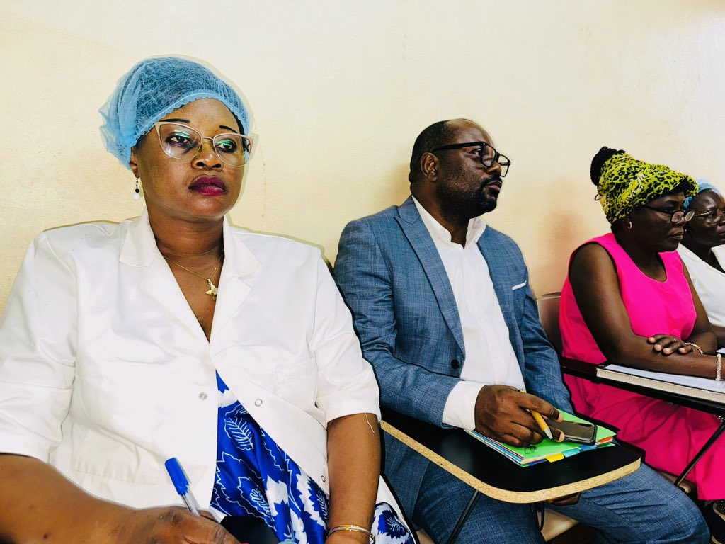 OMSCentrafrique's tweet image. 👩🏾‍⚕️👨🏾‍⚕️ 34 personnels de santé — pédiatres, cliniciens et majors du CHUP de #Bangui 🇨🇫, renforcent leurs compétences sur la surveillance des #PFA et maladies évitables par la #vaccination 💉.

Avec l’appui de @WHO, ils affinent la #détection, la #notification et la #réponse rapide.