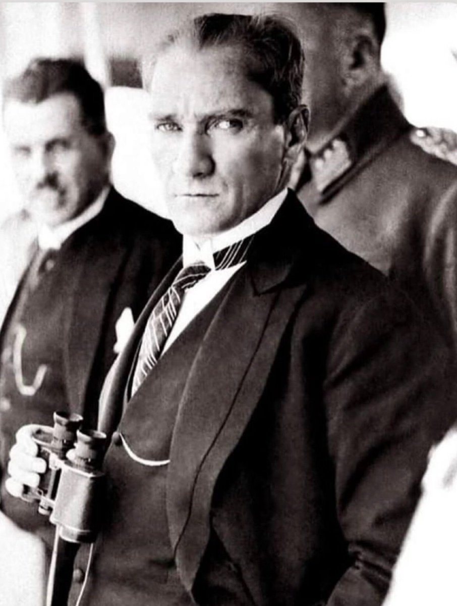 "Bugün ilmin, fennin, tüm kapsamıyla uygarlığın saçtığı ışık önünde filan ya da falan şeyhin yol göstermesiyle maddi ve manevi mutluluk arayacak kadar ilkel insanların Türkiye uygar topluluğunda varlığını kesinlikle kabul etmiyorum." 

"Ey millet! İyi biliniz ki, Türkiye