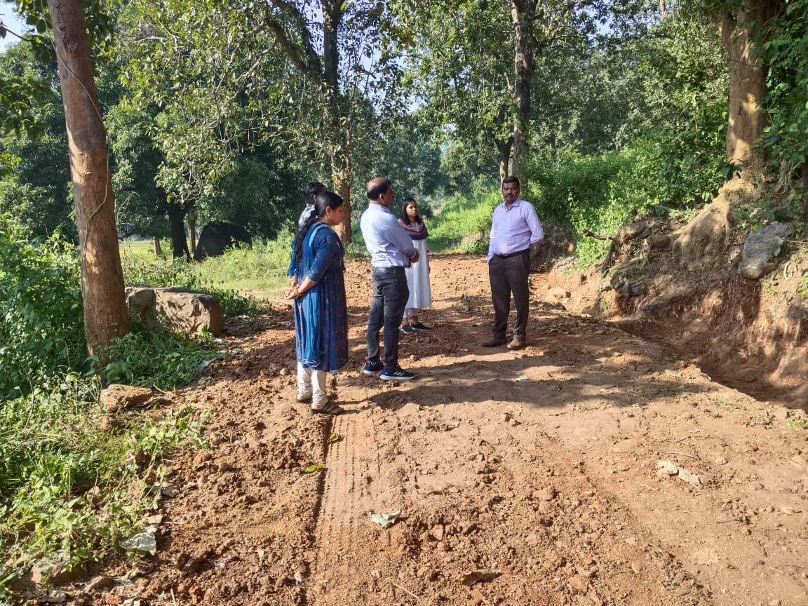 Today Respected CDO-CUM-EO, ZP Rayagada visited Kadama GP area  of Gudari Block . During the visit he supervised  the progress of PMAY houses and other flagship programmes implemented in the Gram Panchayat <a href="/ZP_Rayagada/">Zilla Parishad, Rayagada</a> <a href="/DM_Rayagada/">Collector & DM, Rayagada</a> <a href="/PRDeptOdisha/">Panchayati Raj and Drinking Water Department</a> <a href="/CMO_Odisha/">CMO Odisha</a>