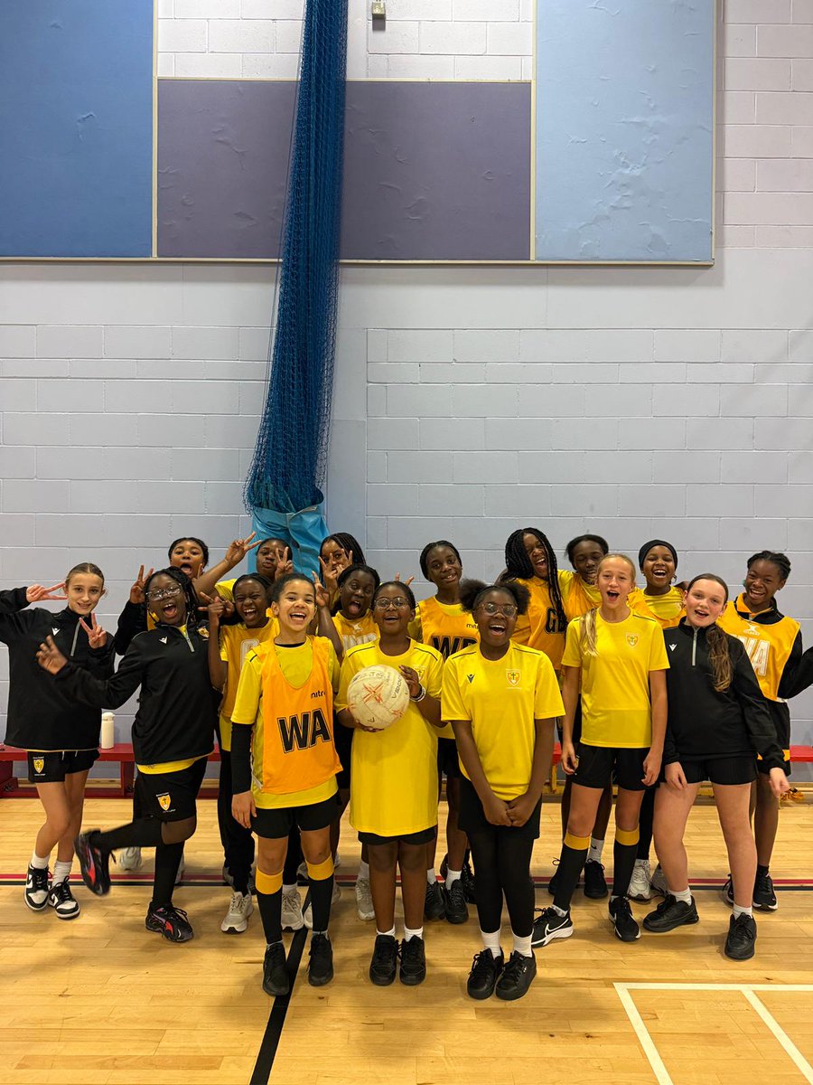 bonus_pastor's tweet image. 🏐 Great performance from our Year 7 Netball team! On Tuesday, Bonus Pastor beat Ravensbourne 5–2 after a strong start and fantastic teamwork. The PE Dept is super proud of their effort and enthusiasm! 💪 #TeamBP #Netball #Proud