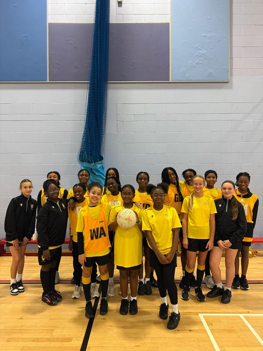 bonus_pastor's tweet image. 🏐 Great performance from our Year 7 Netball team! On Tuesday, Bonus Pastor beat Ravensbourne 5–2 after a strong start and fantastic teamwork. The PE Dept is super proud of their effort and enthusiasm! 💪 #TeamBP #Netball #Proud