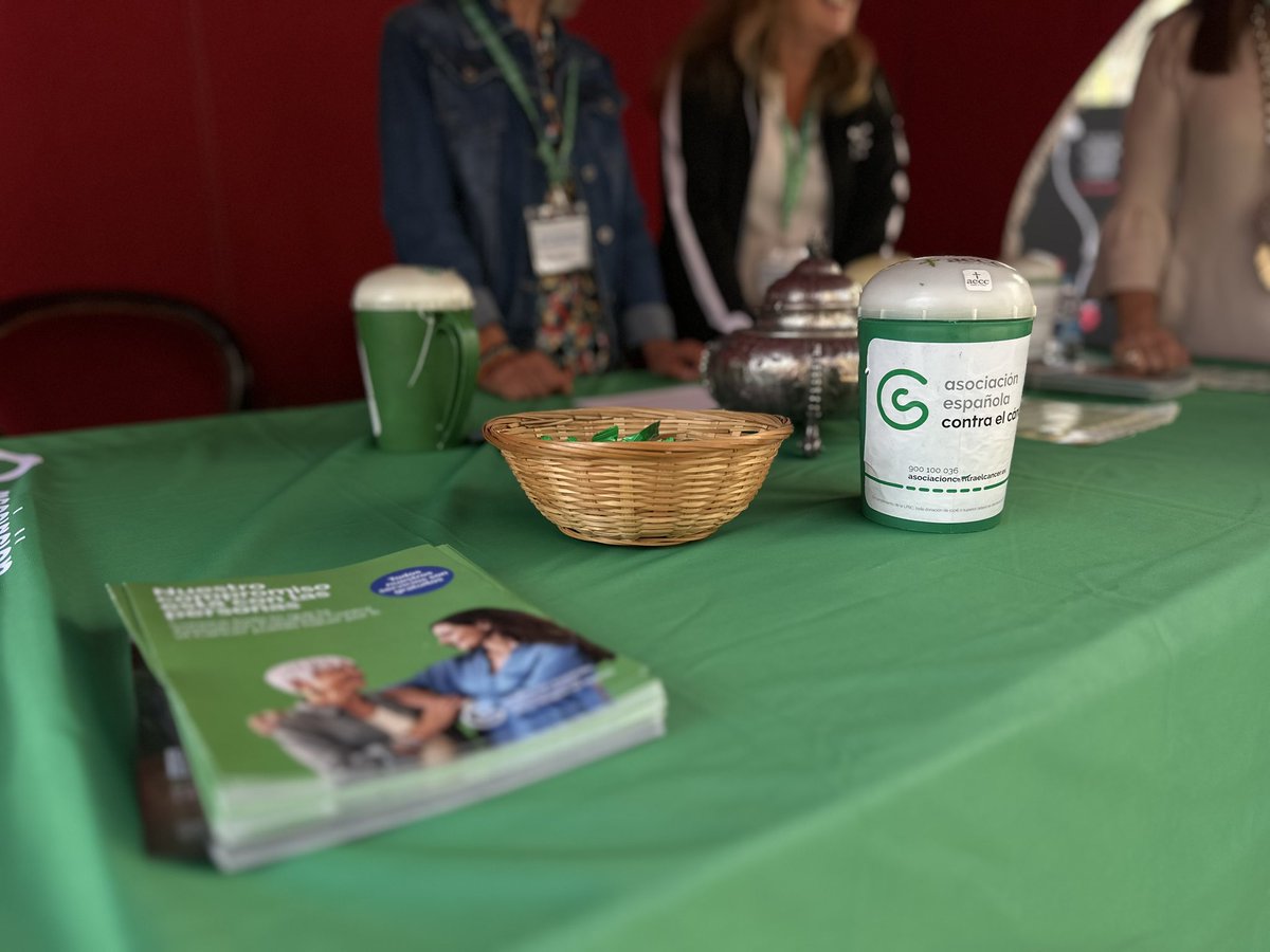 📸 <a href="/JeGiGa/">Jesús Giménez Gallo</a>, <a href="/Chiru_Cartagena/">Mercedes Chiru Graña</a>, <a href="/JJLoEsco/">Juan José López</a> y <a href="/Aleurap/">toñi</a> se suman una vez más a la cuestación anual contra el cáncer organizada por la Asociación Española de Lucha Contra el Cáncer <a href="/AeccCartagena/">AECCCartagena</a> 💚

📍Plaza del Ayuntamiento de #Cartagena 🇩🇰