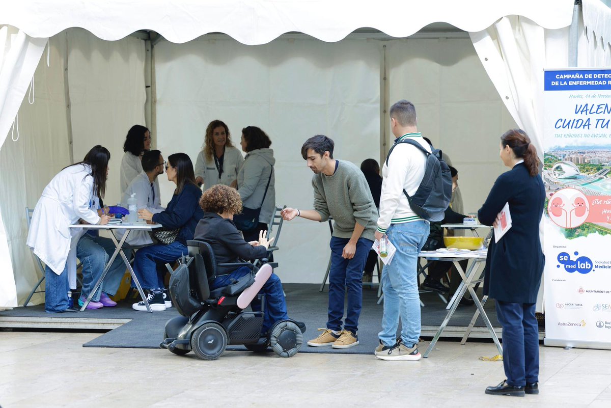 congresolabclin's tweet image. Fueron muchas las personas que se acercaron ayer a la carpa sanitaria de @Semedlab para conocer la salud de sus riñones. ¡Gracias!  

Hoy da comienzo #LABCLIN2025 en Valencia con más de 1.500 profesionales del #laboratorioclinico

labclin2025.es