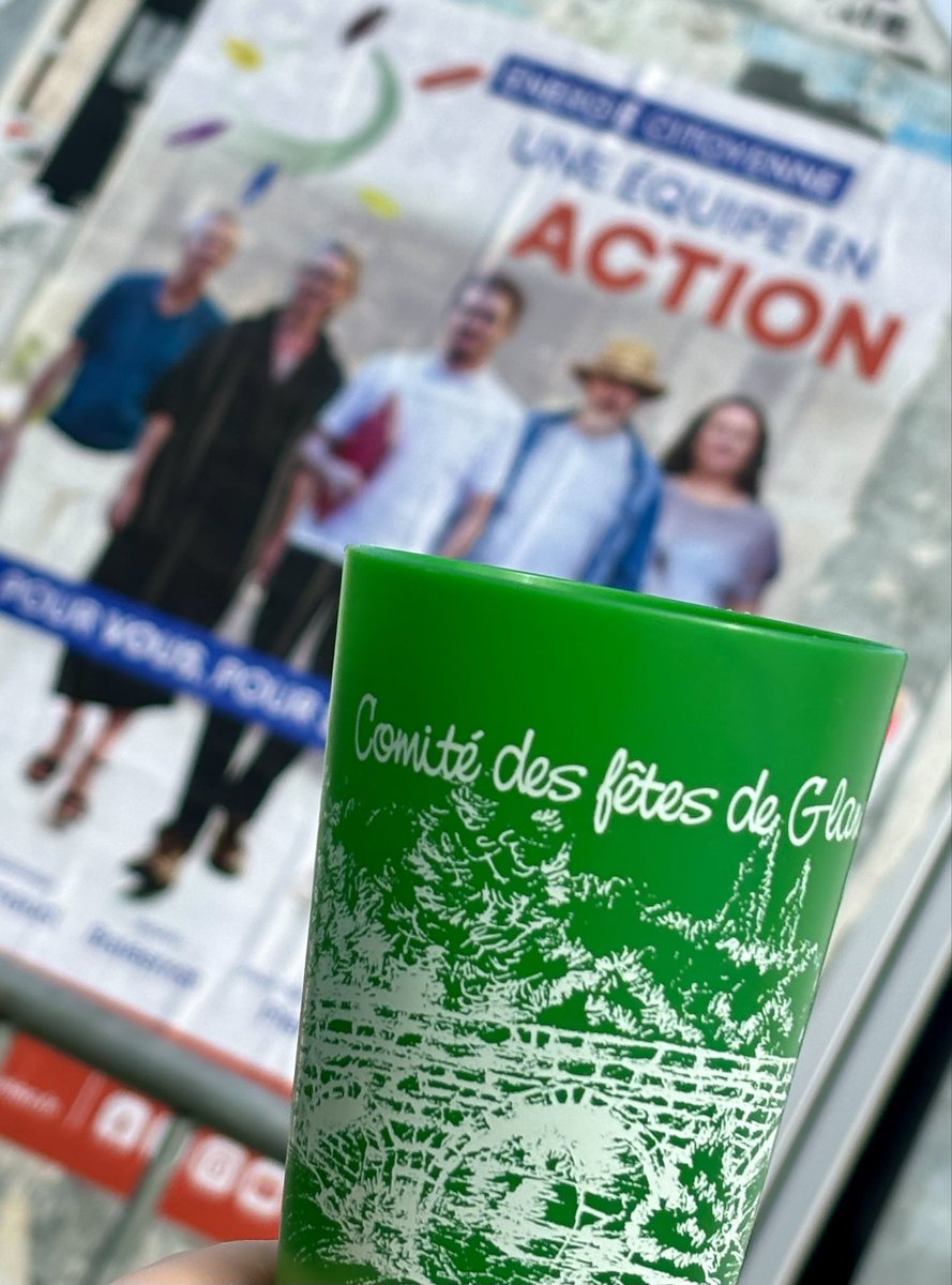 Energie87200's tweet photo. Encore un bon moment hier à la traditionnelle fête de la #châtaigne et du #cidre organisée par le comité de fêtes de Glane. On a pu se régaler, discuter et chiner avec le soleil. Grand merci aux bénévoles ! ☀️ 🌰 👏

#SaintJunien #fête #crêpes #repas #videgrenier #convivialité https://t.co/FgH2GYsHUt