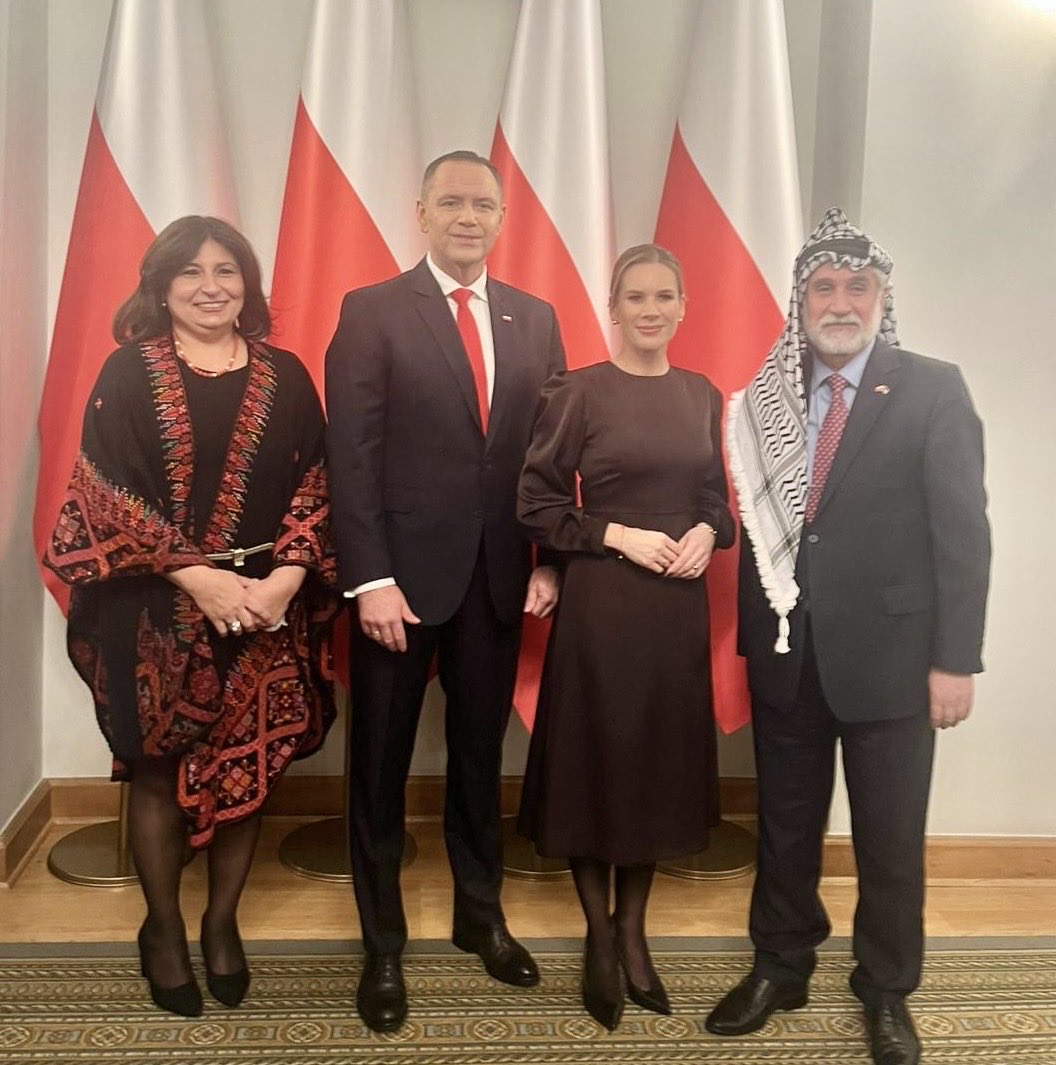 Mahmoud Khalifa tweet media