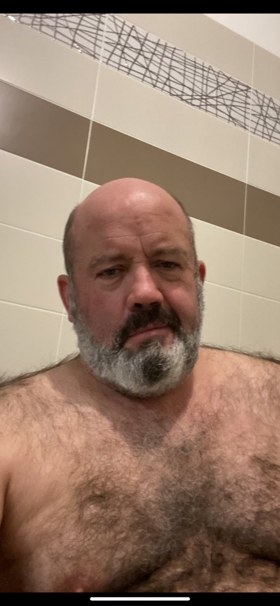 Bon après-midi à tous. Good afternoon to all.