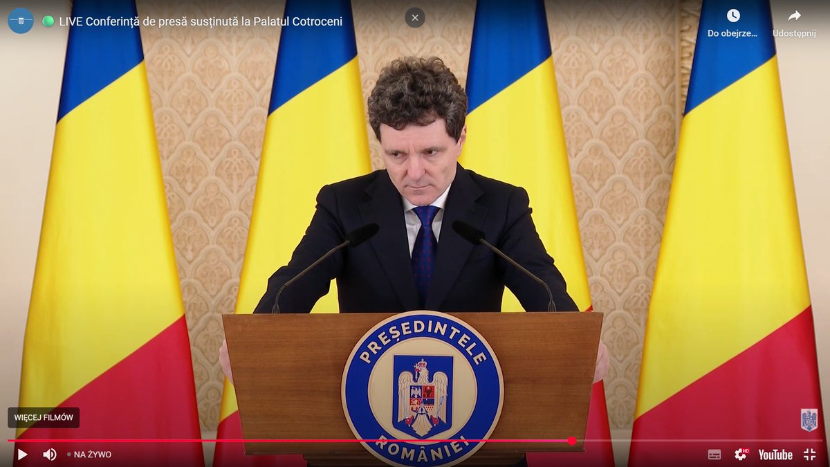 KamilCaus's tweet image. Prezydent Rumunii, Nicusor Dan przedstawia właśnie projekt Narodowej Strategii Obrony Kraju na lata 2025-2030 (dokument taki przygotowuje każdy nowo powołany na to stanowisko prezydent). 

Wydaje mi się (i jest to przekonanie graniczące z pewnością) że Dan ma na szyi krawat...…