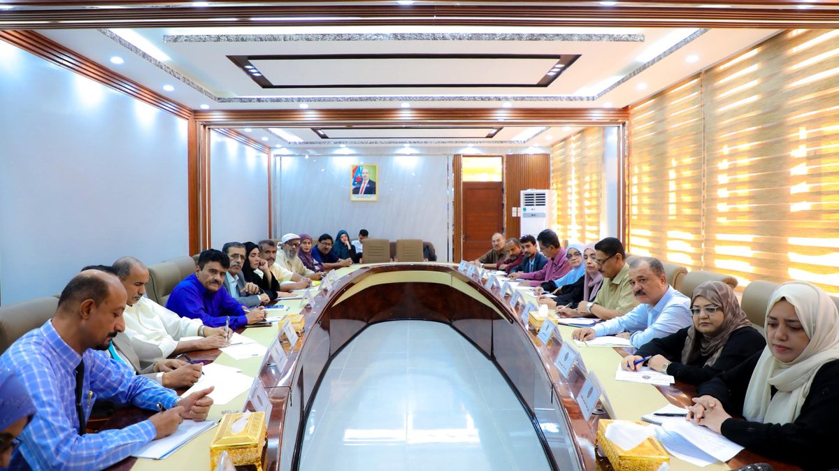 الهيئة الإدارية للجمعية الوطنية تحذر من حملات التحريض ضد قضية وشعب الجنوب

الأربعاء ١٢ نوفمبر ٢٠٢٥

عقدت الهيئة الإدارية للجمعية الوطنية للمجلس الانتقالي الجنوبي، اليوم الأربعاء، اجتماعها الدوري، برئاسة نائب رئيس الجمعية، الأستاذ عصام عبده علي.

وفي مستهل الإجماع وقفت الهيئة