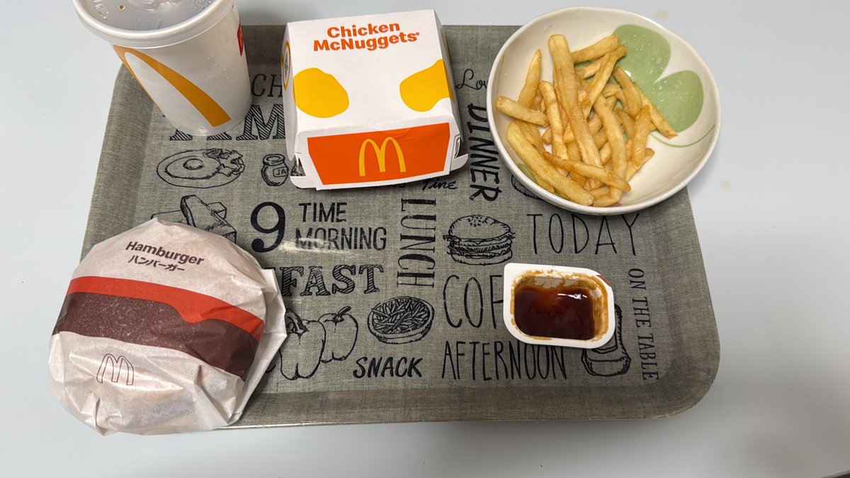 わしの自慢できることは状態であろうと飯はなんでも食えることです🙃こんなんとか😌今38度出してる奴が食うもんとは思えねぇ🤣