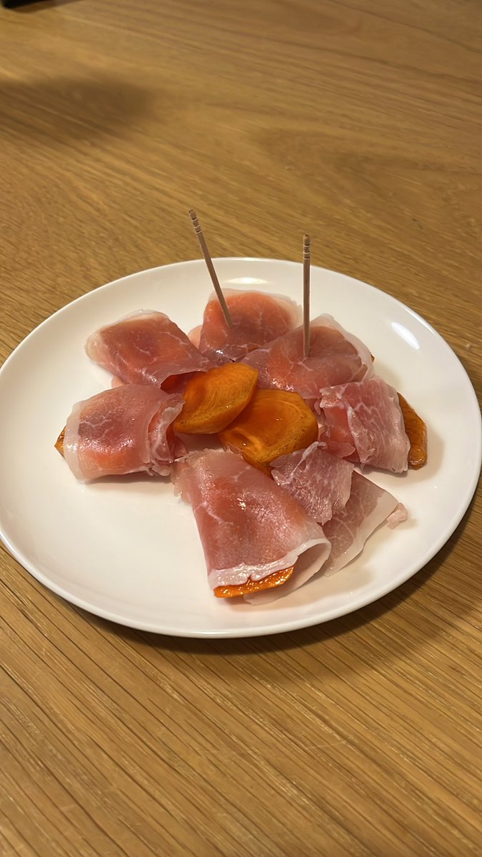 結論:
りんごで追熟させた柿は生ハムと合う