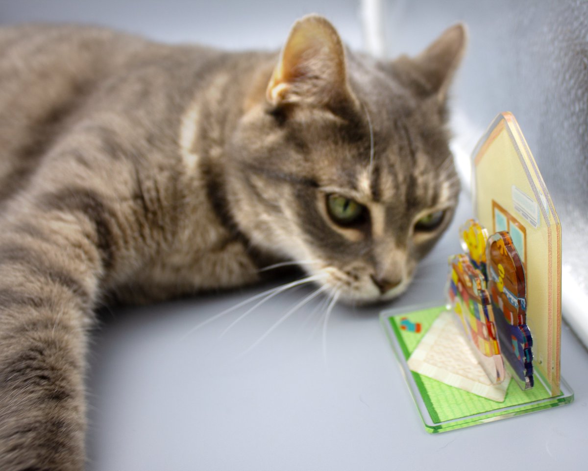 MATOBADESIGN's tweet photo. HEH HEH YES!! I was able to get an original acrylic stand by Shibuzoh! (@f_nezumi )

It came in an acrylic mother-tray featuring lovely designs reminiscent of Animal Crossing stitchwork patterns. It has several layers to create a super-dense room!

(Callie loves it too!) https://t.co/7k1Zo6OF3P