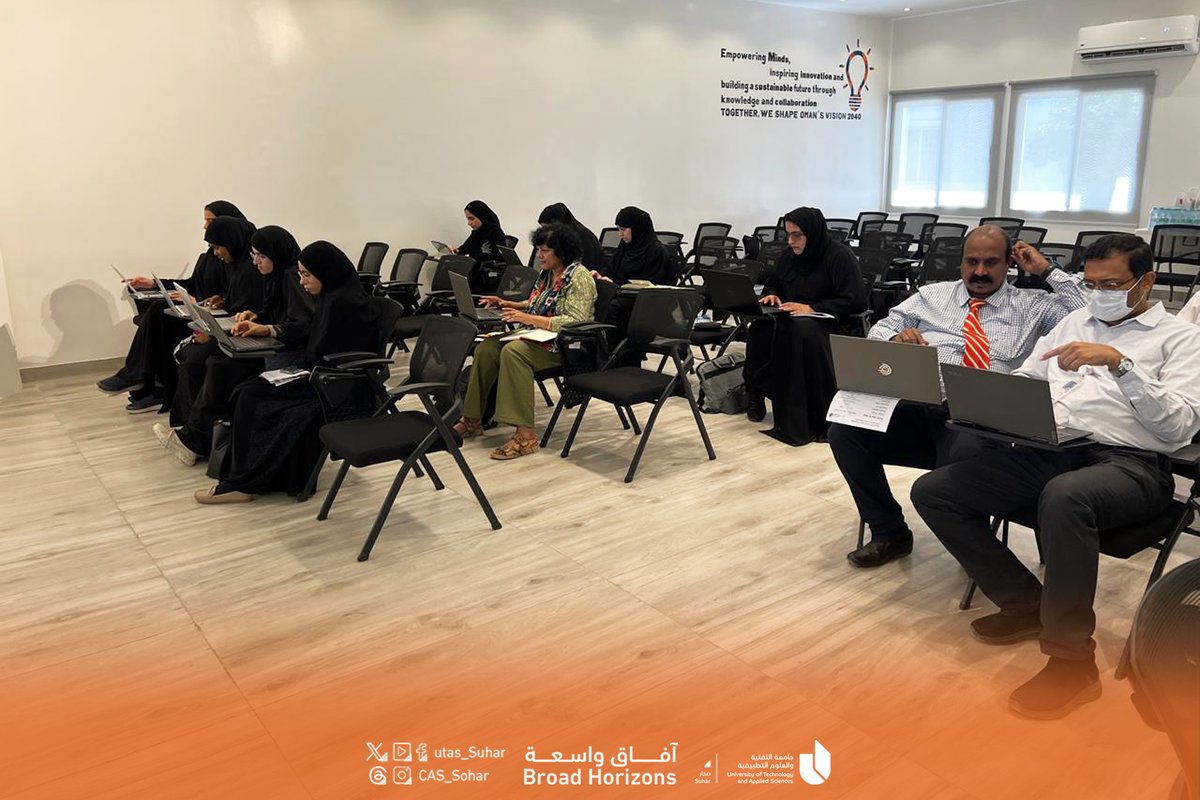 #يوتاس_صحار

نظمت جامعة التقنية والعلوم التطبيقية بصحار ورشة تدريبية تطبيقية بعنوان " أساسيات التعلم العميق"، قدمها الدكتور فيجوان فيمبي أستاذ مساعد بفرع الجامعة بصحار، وذلك بدعم من شركة NVIDIA، في إطار جهود الجامعة لتعزيز مهارات الطلبة والموظفين والباحثين في مجالات الذكاء