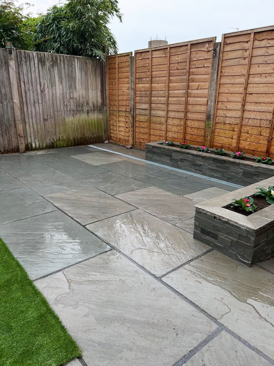 Patiopavings's tweet image. Amazing work of our landscaping clients, featuring our Kandla Grey Sandstone Paving. 

Kandla Grey -patiopavings.co.uk/product/kandla…

#Kandlagrey #stonecladding #landscaper #landscaping #gardening #sandstone #paving #PatioPaving