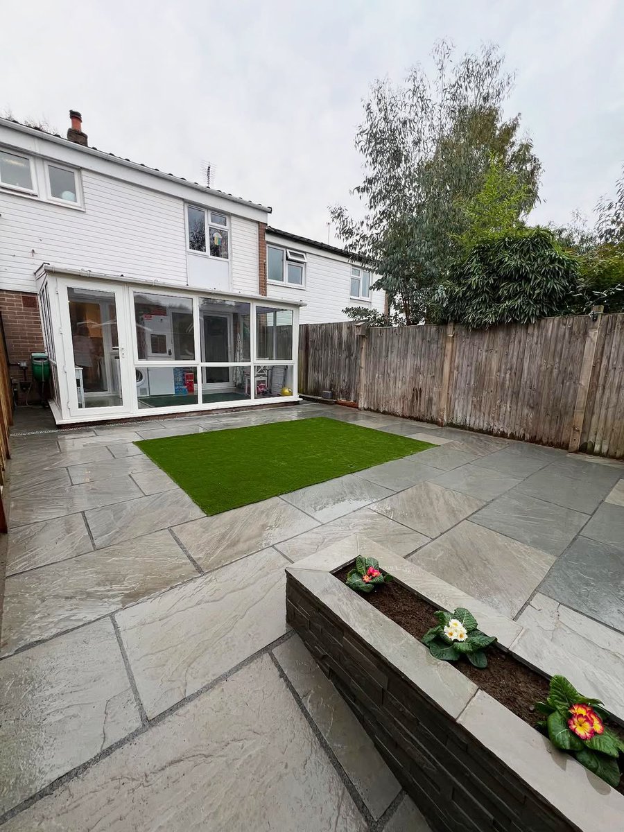 Patiopavings's tweet image. Amazing work of our landscaping clients, featuring our Kandla Grey Sandstone Paving. 

Kandla Grey -patiopavings.co.uk/product/kandla…

#Kandlagrey #stonecladding #landscaper #landscaping #gardening #sandstone #paving #PatioPaving