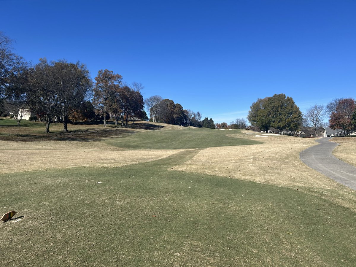 Tee times starting at 9am off the front. Leaves will be our main focus today. Picture below is 24 days after first <a href="/SimplotCompany/">Simplot Company</a> color application. App 2 going down tomorrow and Friday if the wind stays down. Hole location 5, carts 90. 10 is cpo