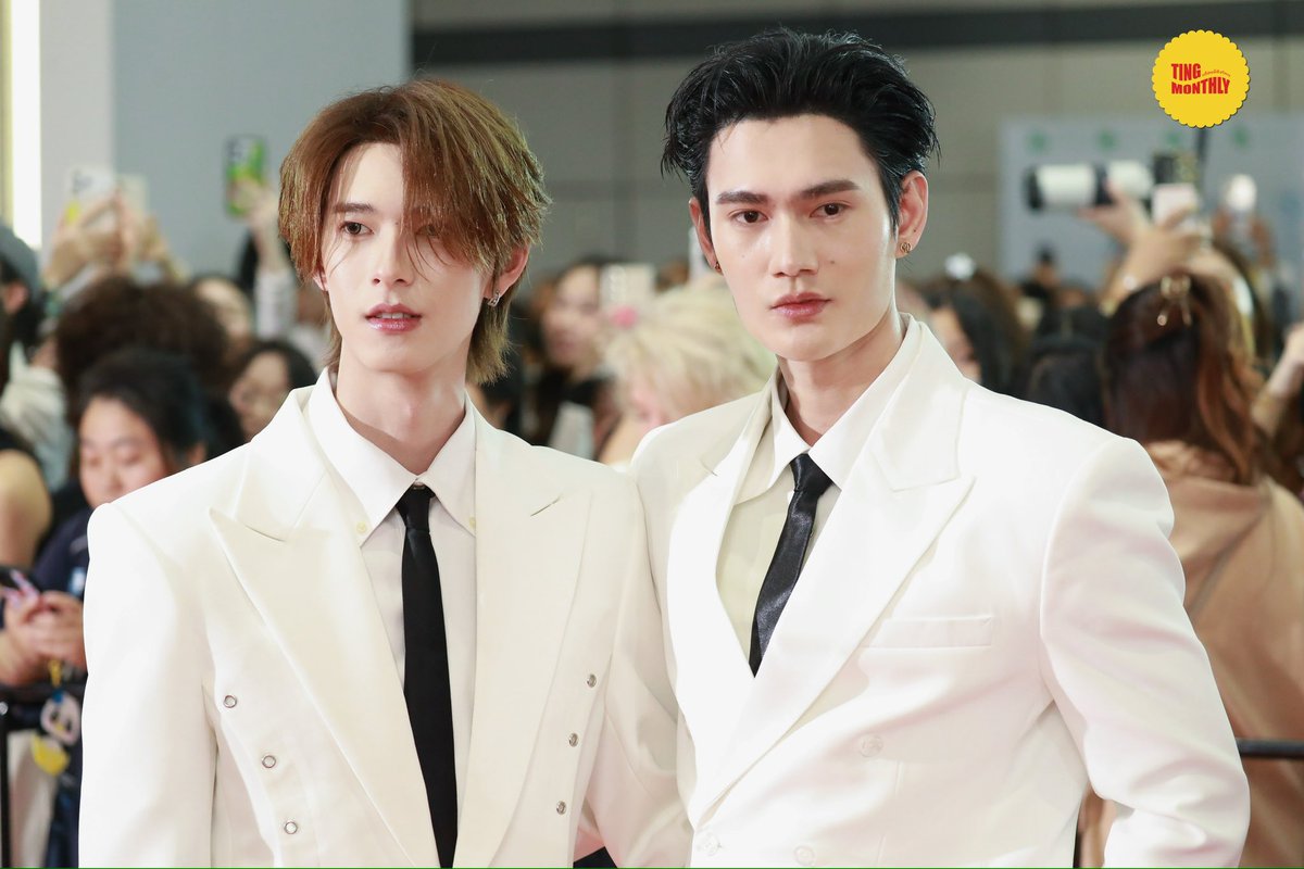 tingmonthly's tweet photo. “พูห์-พาเวล” ร่วมเดินพรมแดงในงาน “HOWE AWARD 2025” ฉลอง 13 ปีอย่างยิ่งใหญ่ ✨

#HOWEAWARDS2025XPoohPavel
#HOWEAWARDS2025 
#HOWE 
#HOWEMAGAZINE
#pavelphoom 
#ppoohkt 
#poohpavel https://t.co/vop87IqaCZ