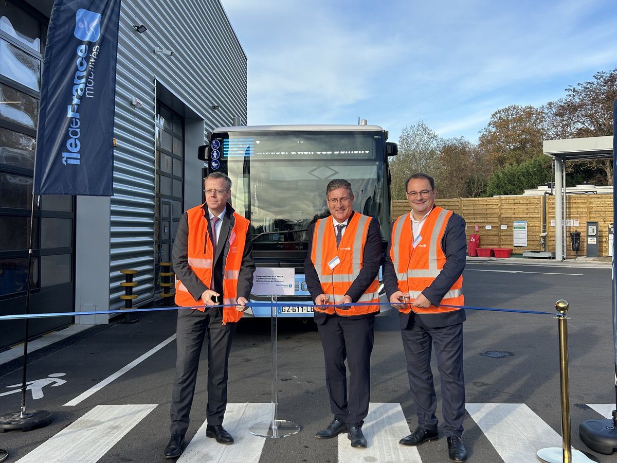 TransdevIDF's tweet photo. ✂️Ce matin, inauguration du COB de Domont sur le territoire de @Mtmorency_IDFM en présence de @Transdev et @IDFmobilites pour garantir une mobilité + propre et performante
📣 Bientôt l’arrivée de 38 bus #bioGNV
#TransdevIDF accompagne @IDFmobilites dans la transition énergétique https://t.co/NQDw3UyyVQ