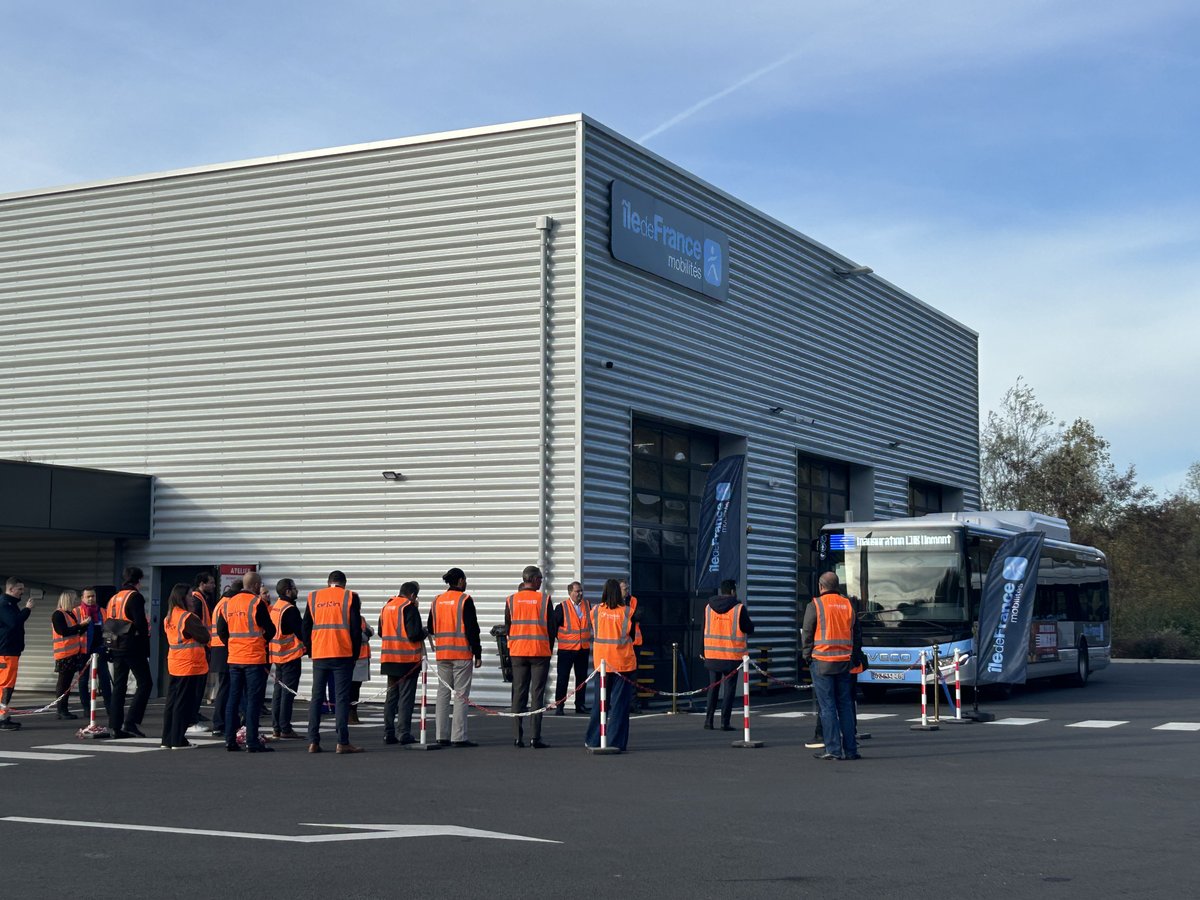 TransdevIDF's tweet photo. ✂️Ce matin, inauguration du COB de Domont sur le territoire de @Mtmorency_IDFM en présence de @Transdev et @IDFmobilites pour garantir une mobilité + propre et performante
📣 Bientôt l’arrivée de 38 bus #bioGNV
#TransdevIDF accompagne @IDFmobilites dans la transition énergétique https://t.co/NQDw3UyyVQ
