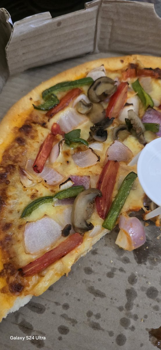 supprabhakar's tweet photo. @LaPinozPizzaInd  i have requested pizza wiyh no onion and garlic for a jain frnd look what i have received https://t.co/j1mKSXEZ2E